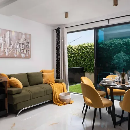 Larimar Villa